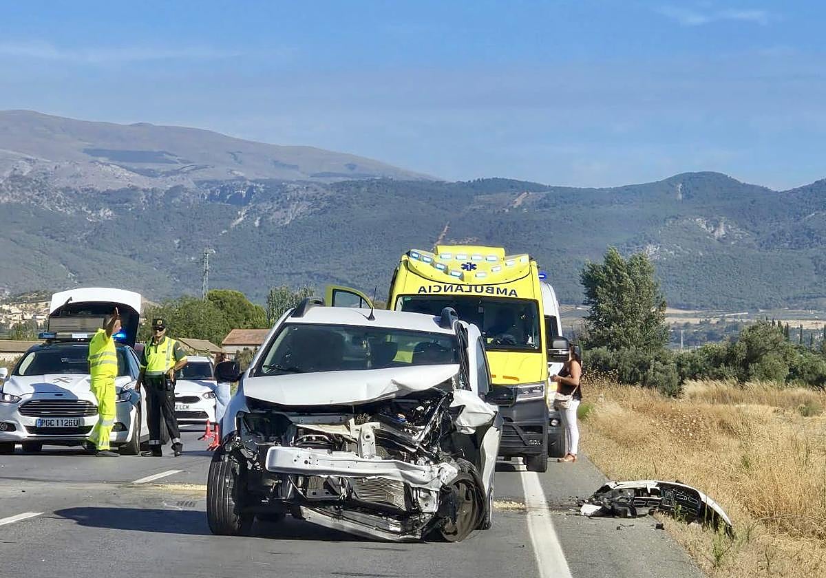 Choque frontal entre Alhendín y Las Gabias.