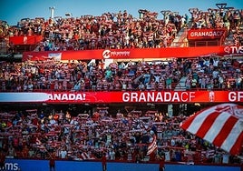Aspecto de Los Cármenes durante el primer partido de la temporada pasada, con el Albacete.