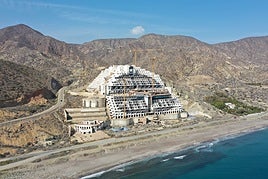 Carboneras convertirá en no urbanizable el suelo de El Algarrobico el próximo 31 de julio