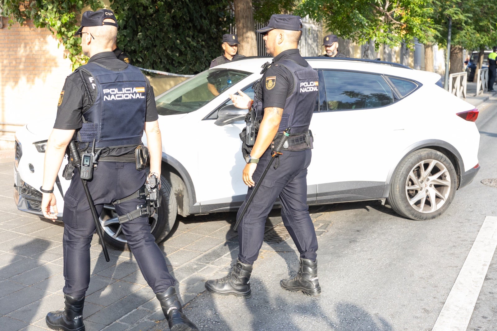 Las imágenes de Juana Rivas y Arcuri en los juzgados de La Caleta