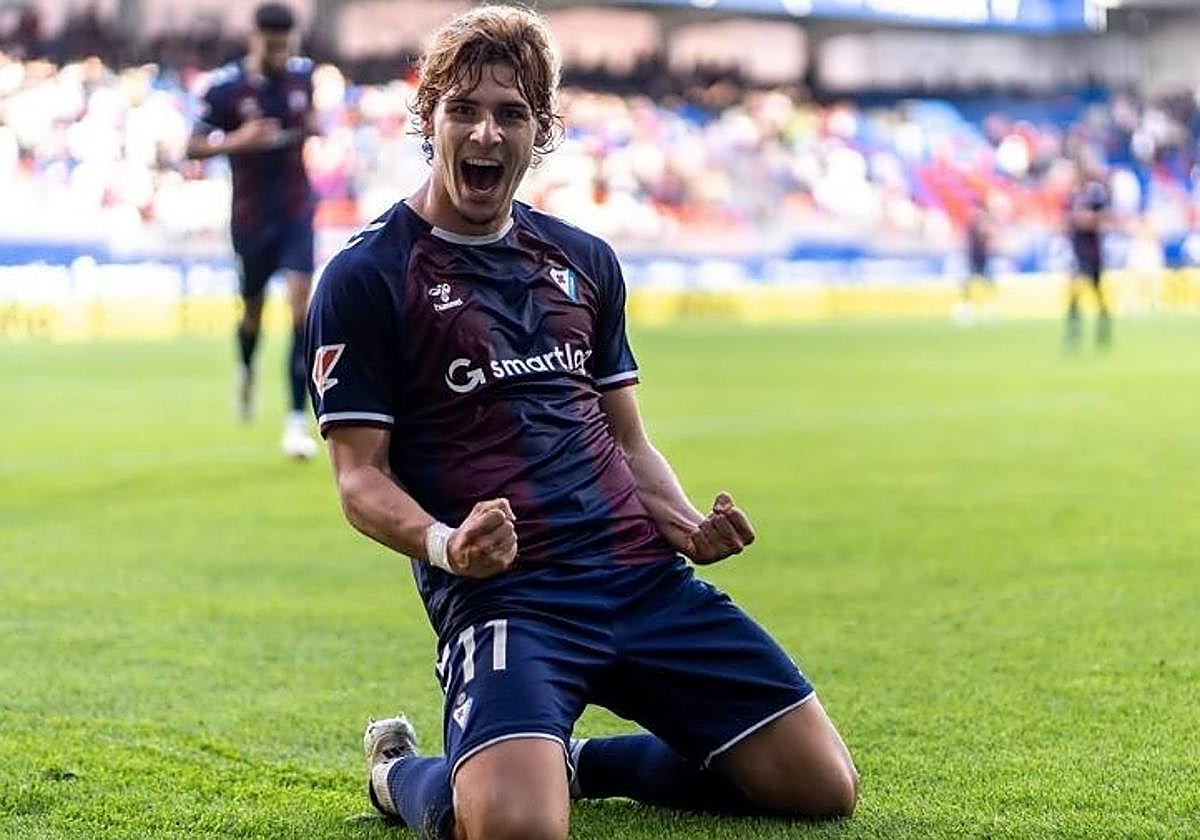 Jorge Pascual celebra un gol con el Eibar durante su cesión la temporada pasada.