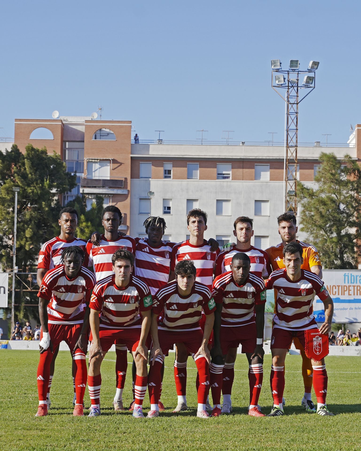 El once titular del Granada en Chiclana.