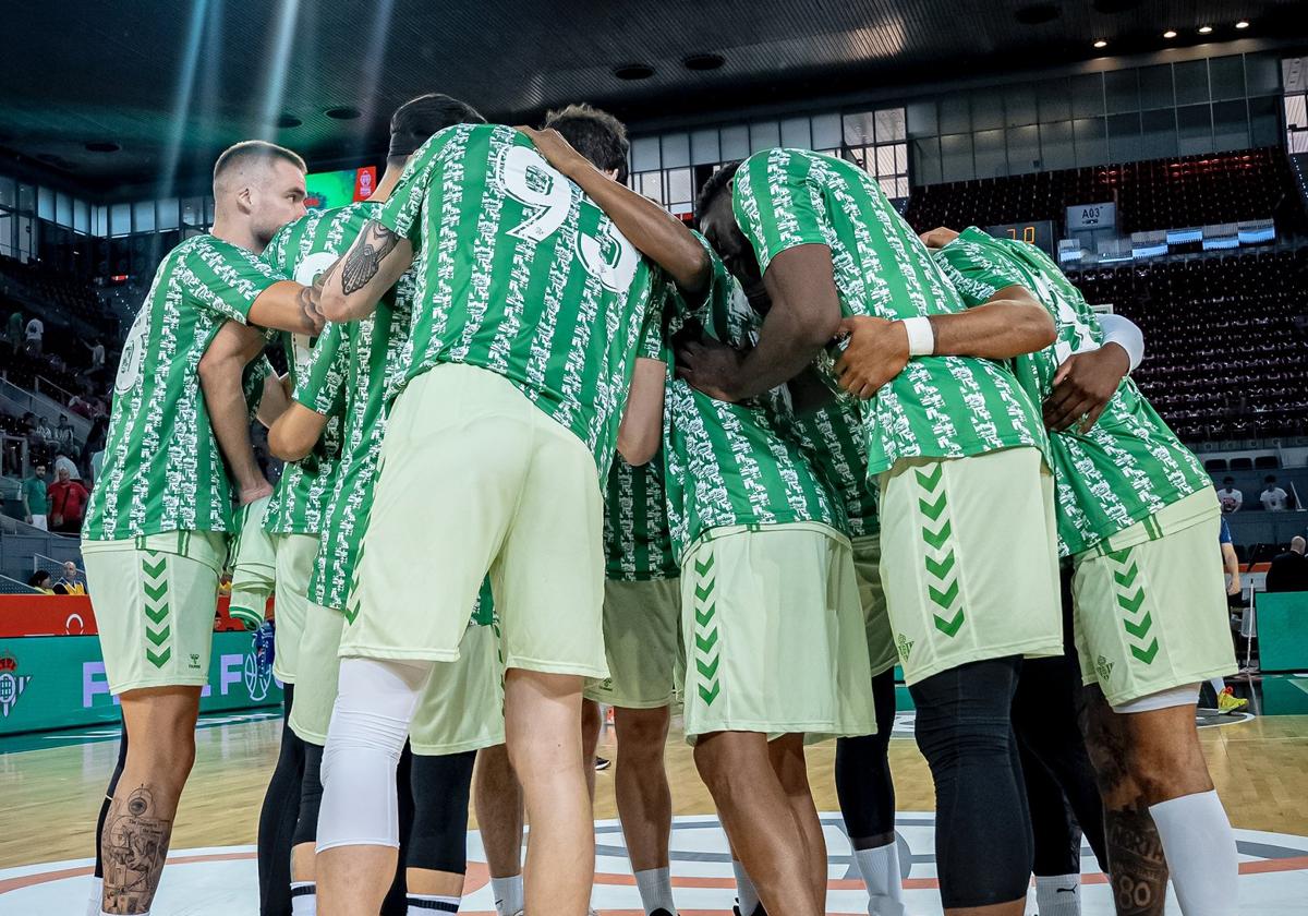 Los jugadores del Baloncesto Sevilla la temporada pasada.