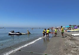 Fotografía del simulacro a pie de playa.