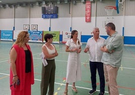 La Junta invierte 396.000 euros en la mejora de la piscina y el pabellón de Huércal de Almería