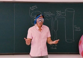 'Necesitas unas vacaciones, disfrútalas': el original vídeo de la UGR para desear un feliz descanso a la comunidad universitaria