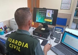 Simulan sufrir una estafa por internet para cobrar del seguro de sus tarjetas