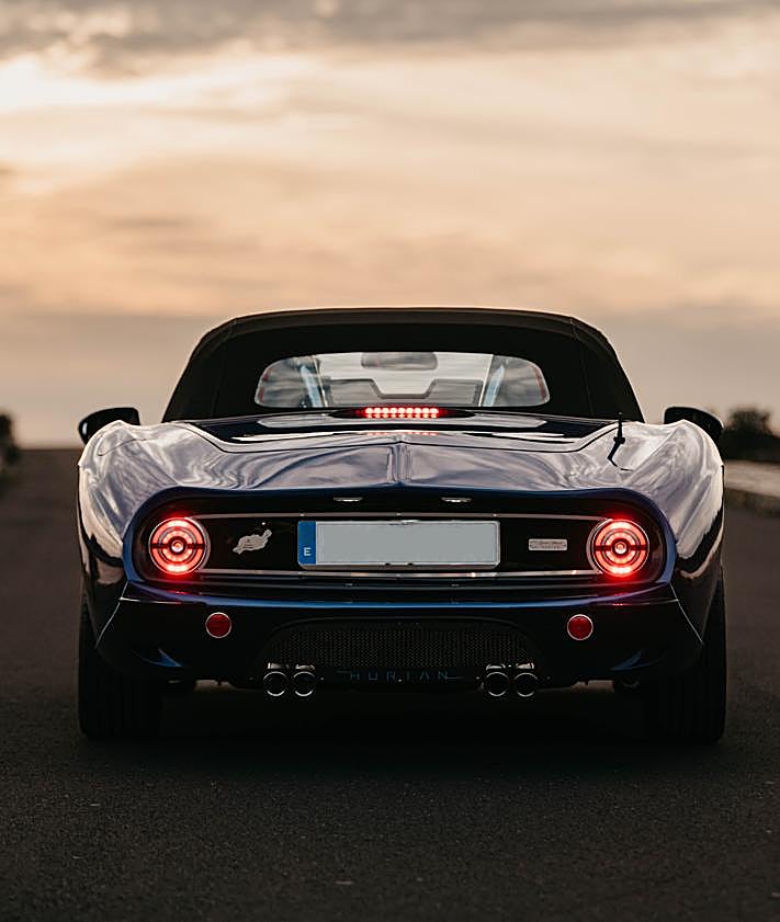 Imagen secundaria 2 - La marca granadina que vende coches «artesanales» por todo el mundo: «Están hechos a medida»