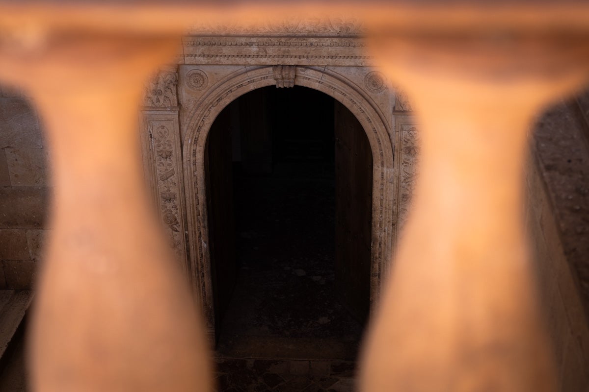 Las imágenes del interior del Castillo de la Calahorra y el acto de adquisición