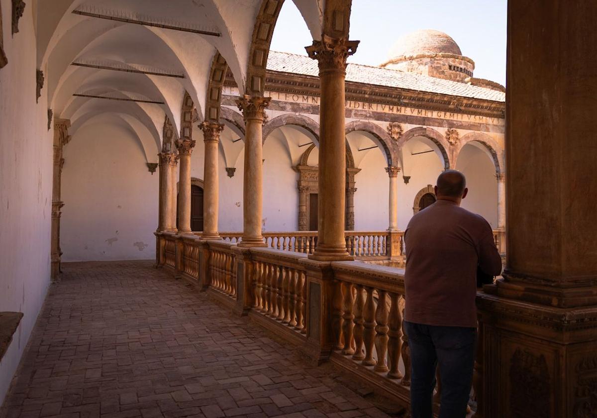 Patio interior del castillo