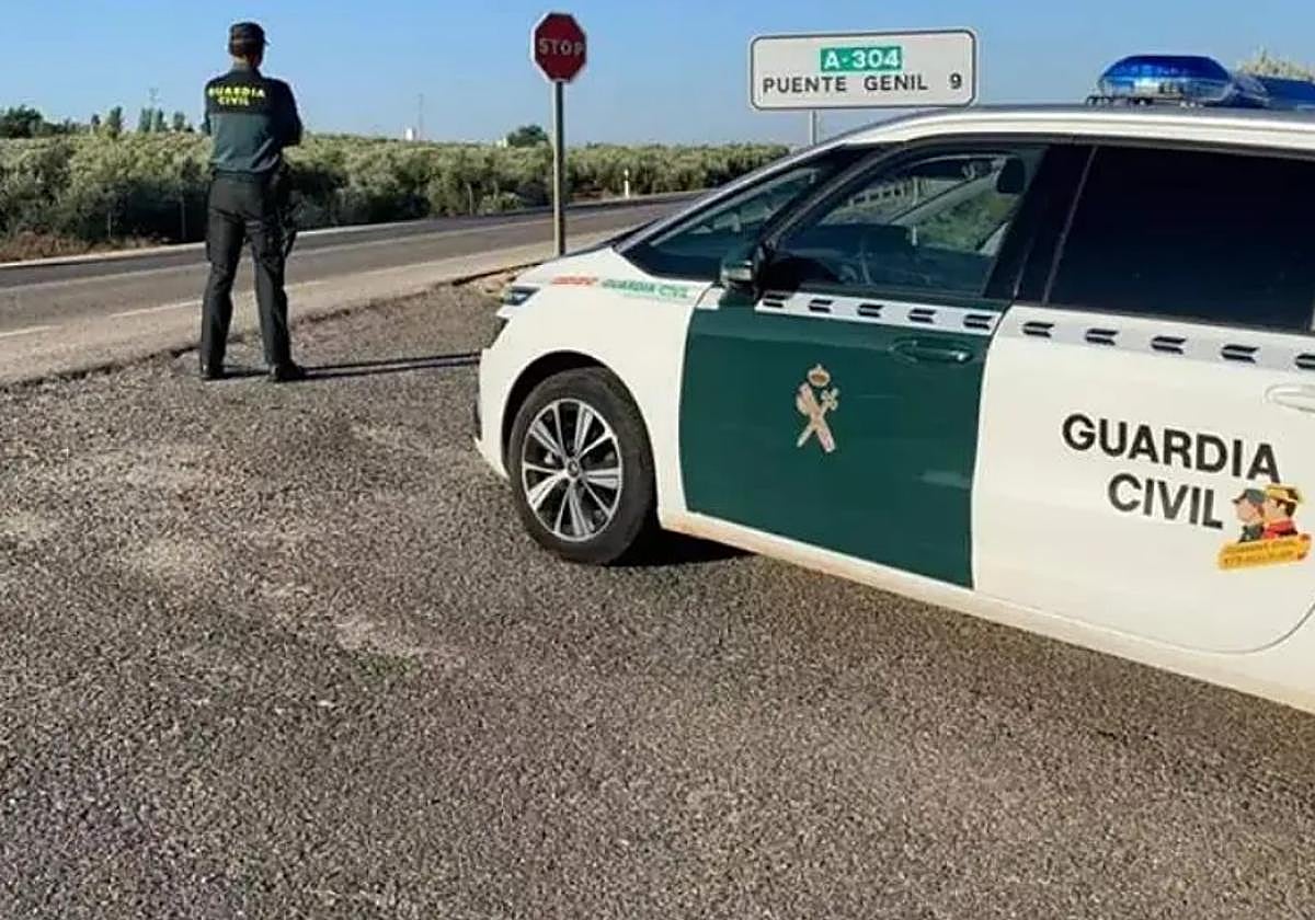 La Guardia Civil detiene a los jóvenes que le dieron una paliza a un anciano para robarle y luego saqueron una tienda de comida rápida