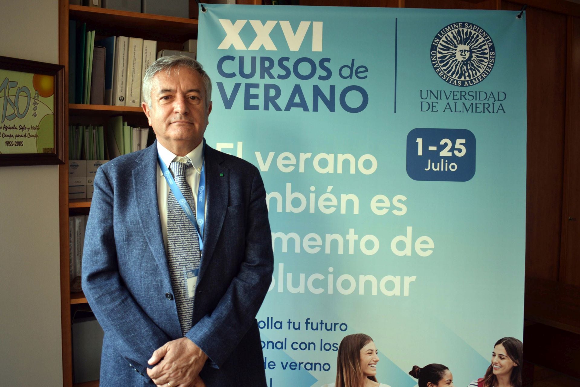 Juan Capel en la sede del Colegio Oficial de Ingenieros Técnicos Agrícolas de Almería.