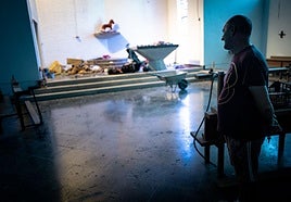 Dentro de la iglesia de Granada okupada por Bernardo