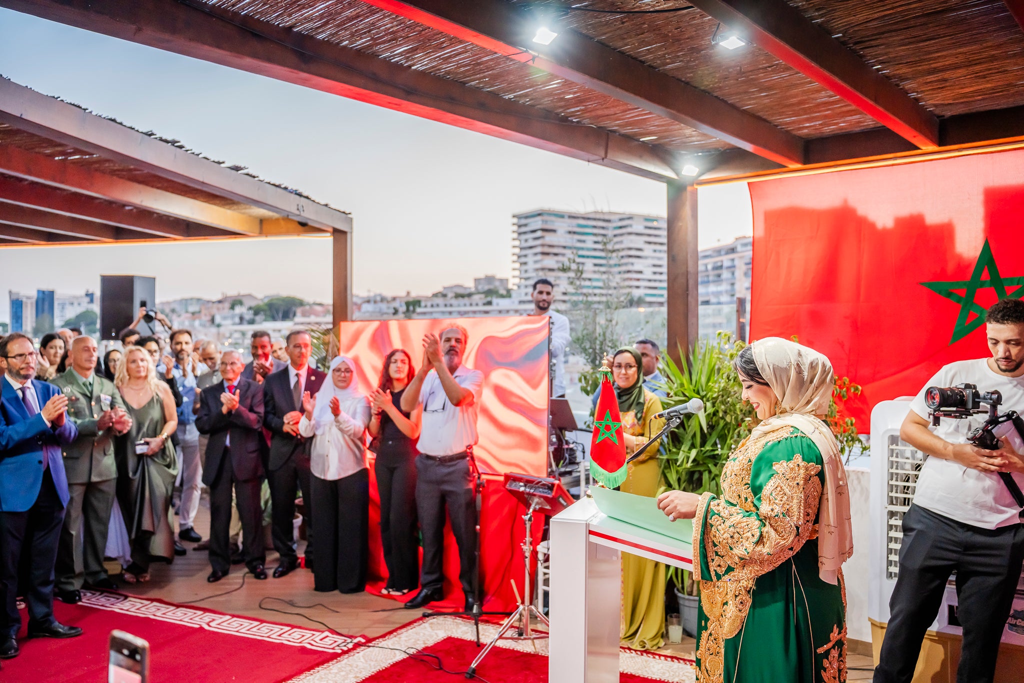 El abrazo entre las orillas de Alborán