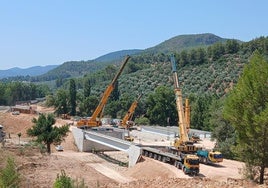Imagen de las grúas en la zona de las obras.