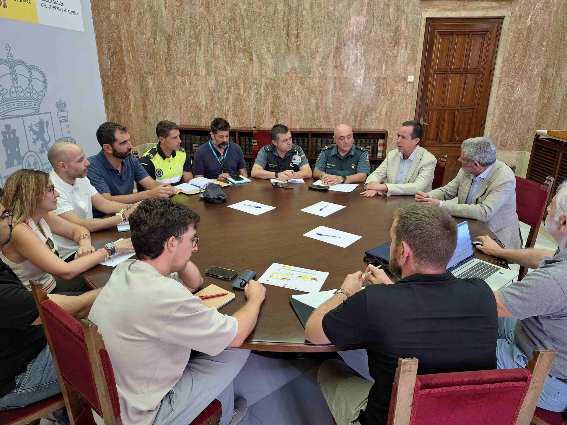 Comisión de seguimiento reunida en la Subdelegación del Gobierno.