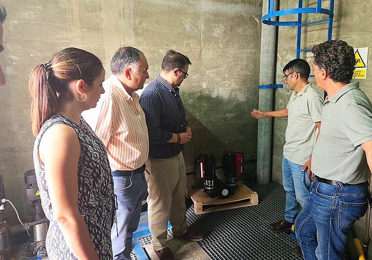 Acaban las obras de instalación de los grupos de presión en el casco cantiguo de Salobreña