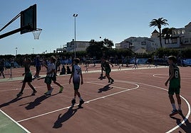 El Torneo 3x3 de Basket aglutina este verano en Almerimar a medio centenar de equipos