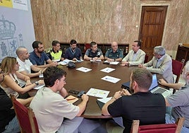 Comisión de seguimiento reunida en la Subdelegación del Gobierno.