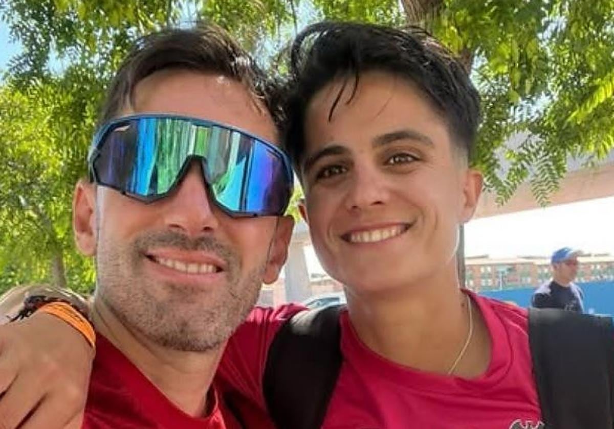 Jacinto Garzón y María Pérez se abrazan en Tarragona.