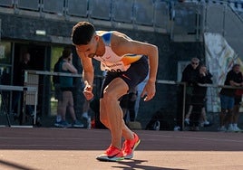 Ignacio Fontes se prepara para tomar la salida en una prueba anterior.