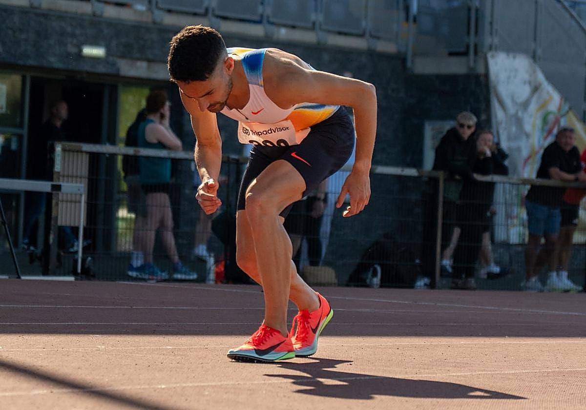 Ignacio Fontes se prepara para tomar la salida en una prueba anterior.
