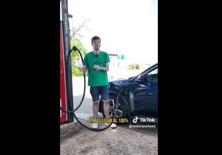 De Barcelona a Granada en coche eléctrico: dos días de viaje y «tres paradas para llegar a Madrid»