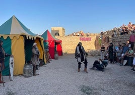 Recreación de uno de los combates de 'Moradores del Castillo'.