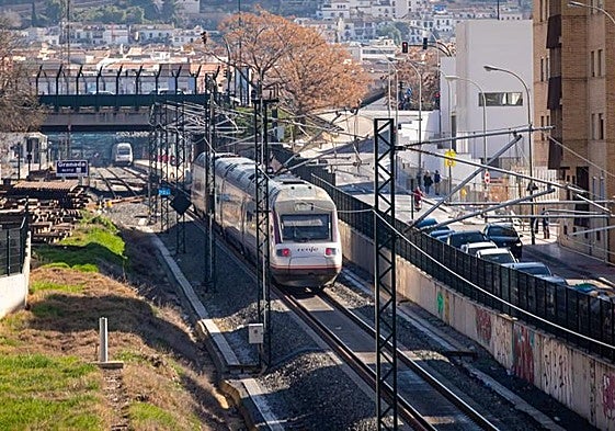 Otra incidencia suspende la circulación de al menos ocho trenes en Andalucía, entre ellos uno de Granada.