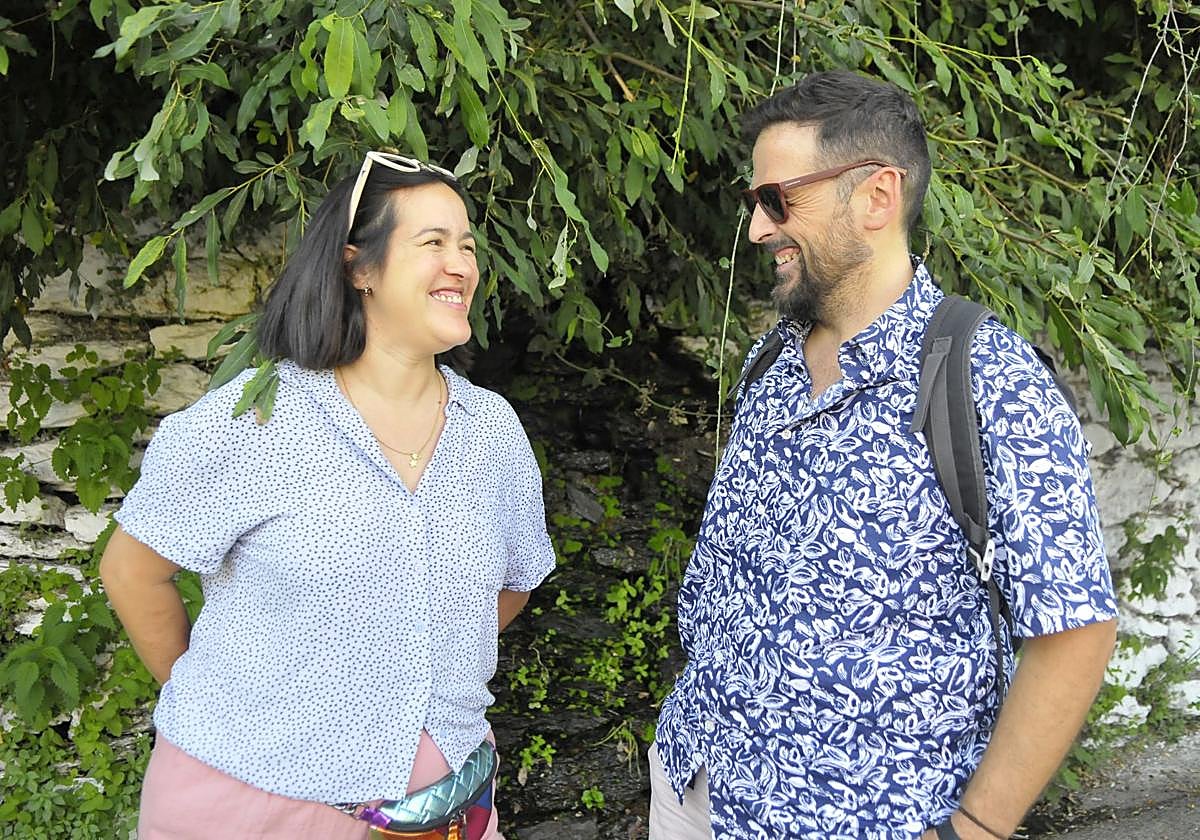 Pilar y Rafa en el pueblo alpujarreño de Laroles