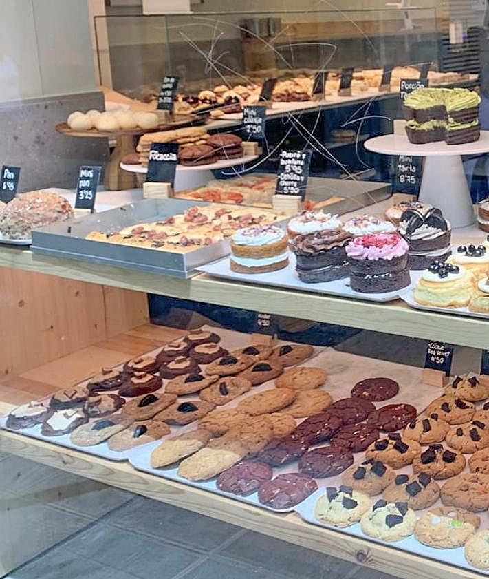 Imagen secundaria 2 - El paraíso de los celíacos en Granada tiene unos dulces descomunales: «Saben como si llevaran gluten»