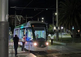 El tranvía circula por el centro de Jaén, en pruebas, en el mes de mayo.