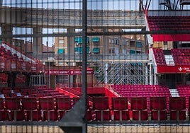 El estadio de Los Cármenes, vacío en una imagen de archivo.