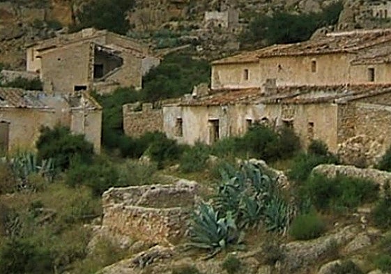 El estado actual de esta pequeña concentración de casas es deshabitado y en ruinas.
