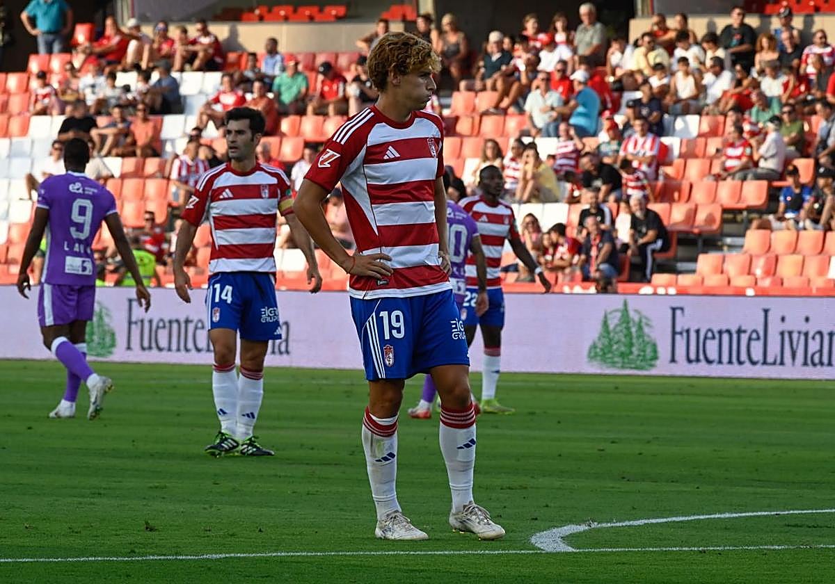 Jorge Pascual resopla al poco de sustituir a Lucas Boyé.