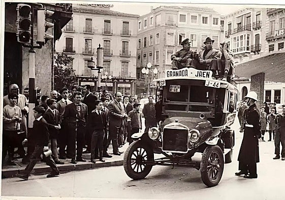 Línea Granada-Jaén con salida de la Plaza del Carmen.