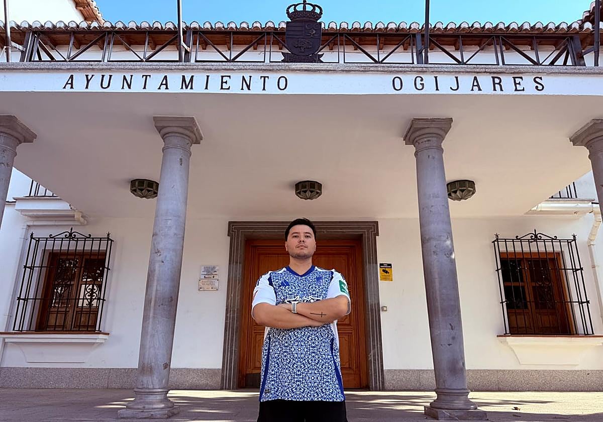 Karyl posa como granadinista en Ogíjares.