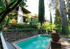 Zona exterior y piscina del carmen a la venta en el Sacromonte