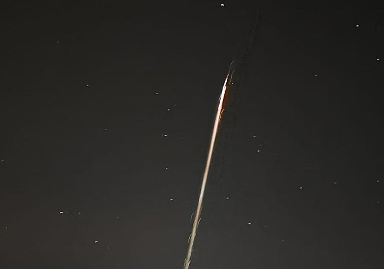Bola de fuego vista en el cielo este domingo por la noche.
