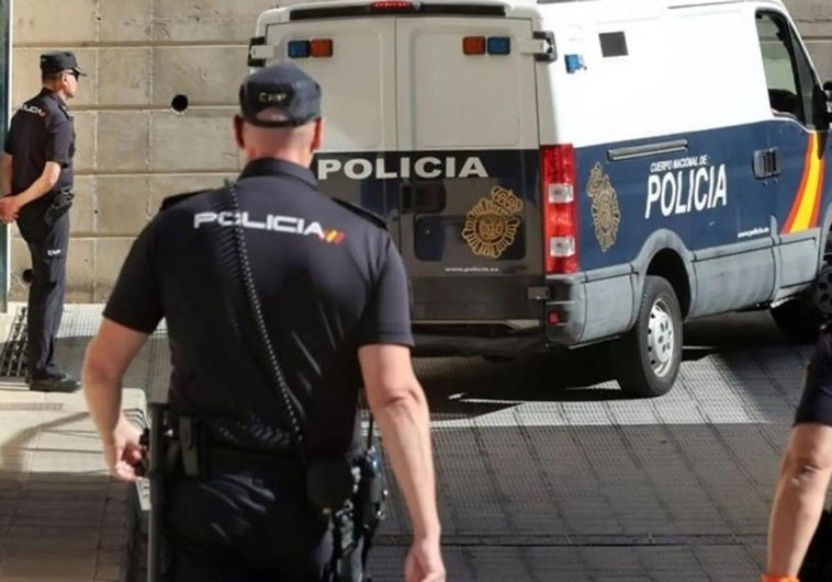Apuñala con un vaso roto a un hombre tras una discusión por 10 euros en un bar