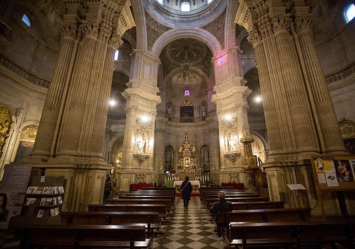 Imagen principal - La iglesia del Sagrario; un poema original de Lorca, en el Centro Lorca; y las escaleras del Centro José Guerrero. 