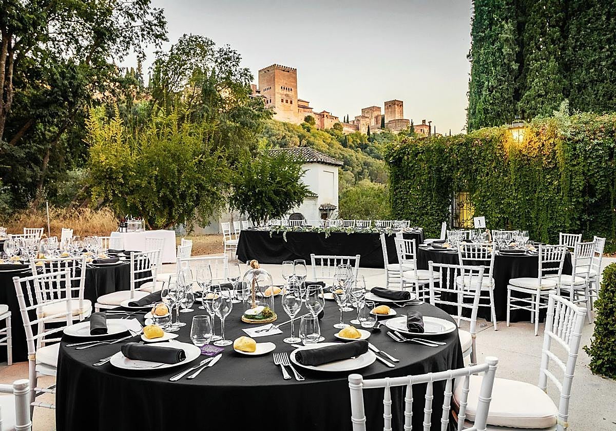 Boda celebrada en el Palacio de los Córdova, a los pies de la Alhambra.