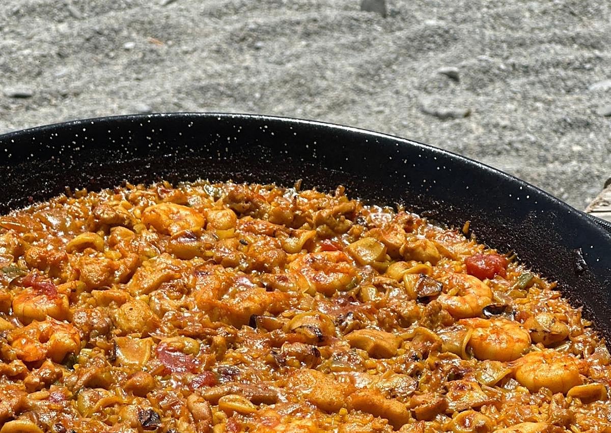 Imagen secundaria 1 - El chiringuito que te transporta a Bali sin salir de Granada: «Nuestra propuesta es única»