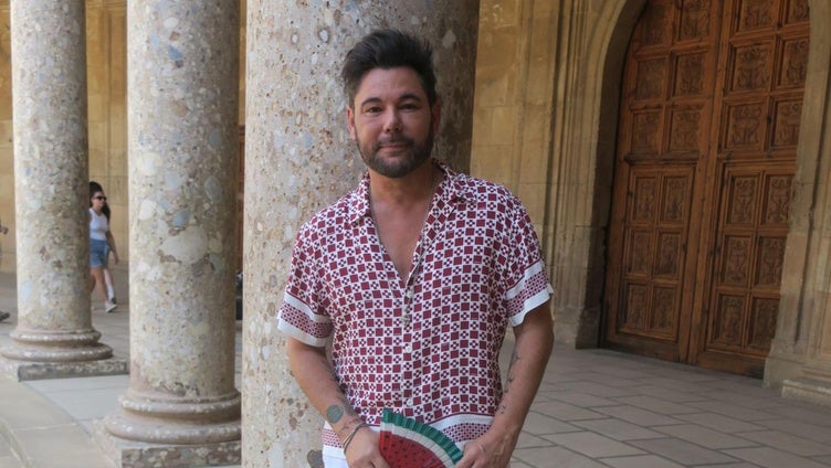 El cantante, en el Palacio de Carlos V.
