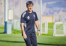 Pacheta sonríe durante el último entrenamiento del Granada.