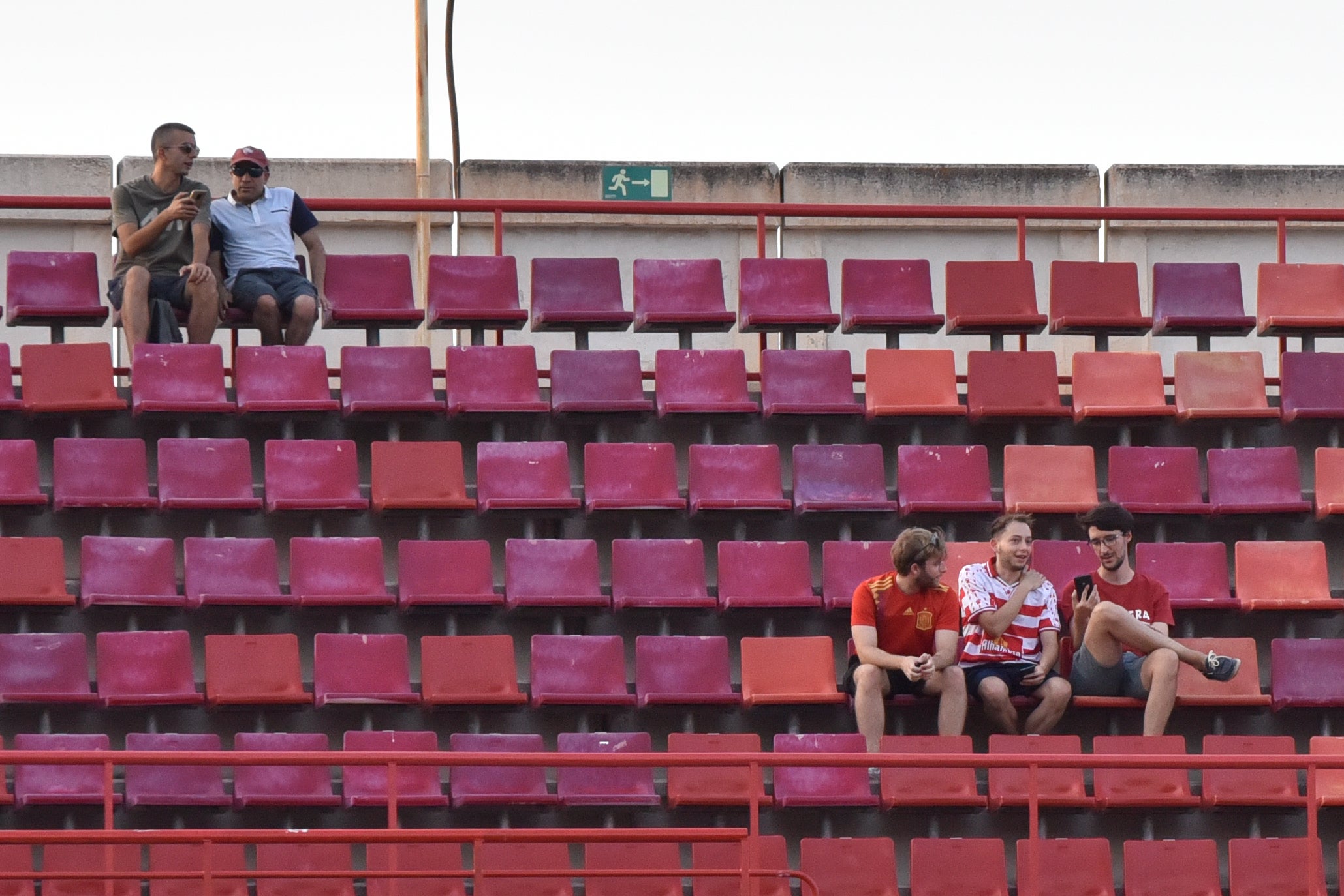 Encuéntrate en la grada del Granada-Depor