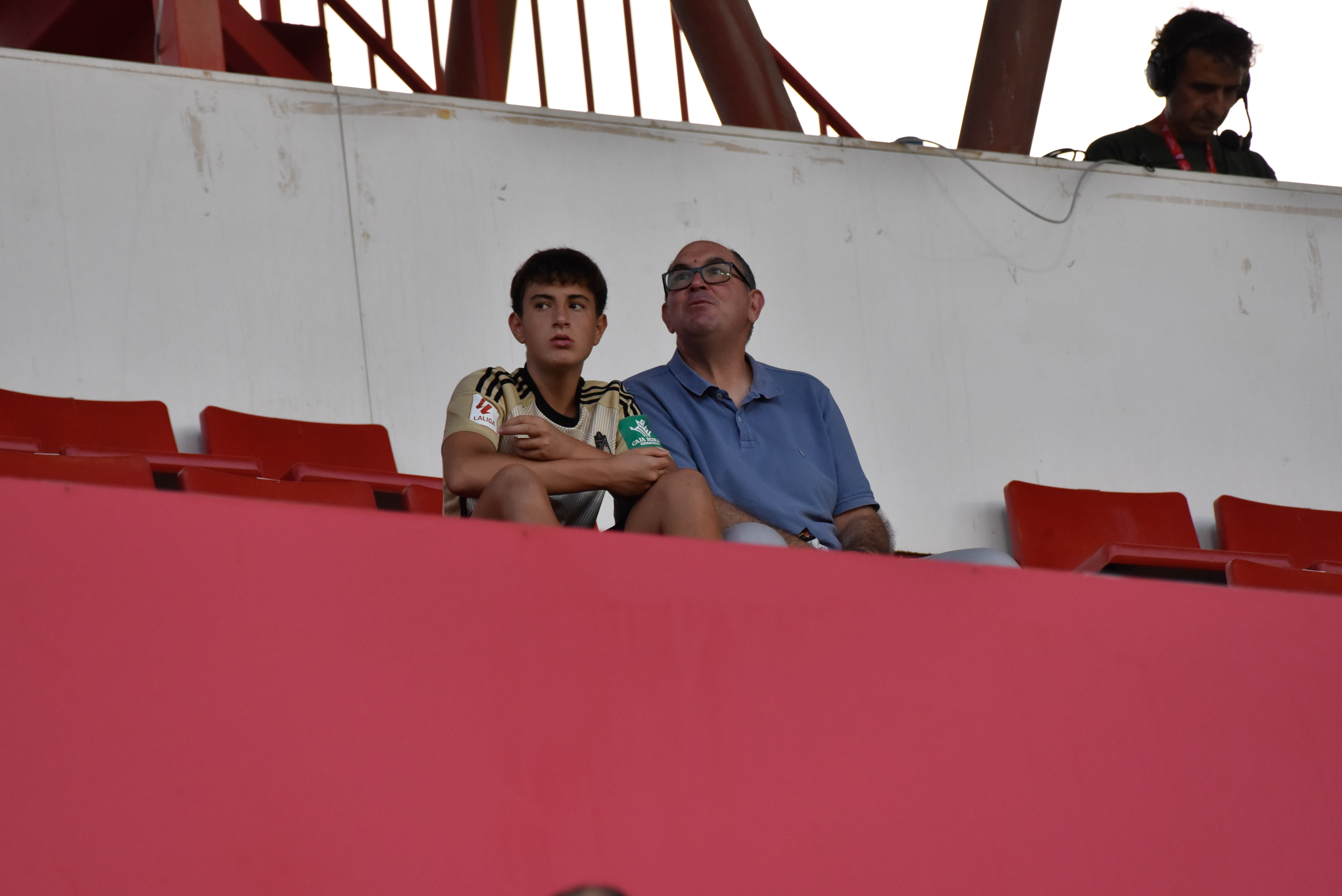 Encuéntrate en la grada del Granada-Depor