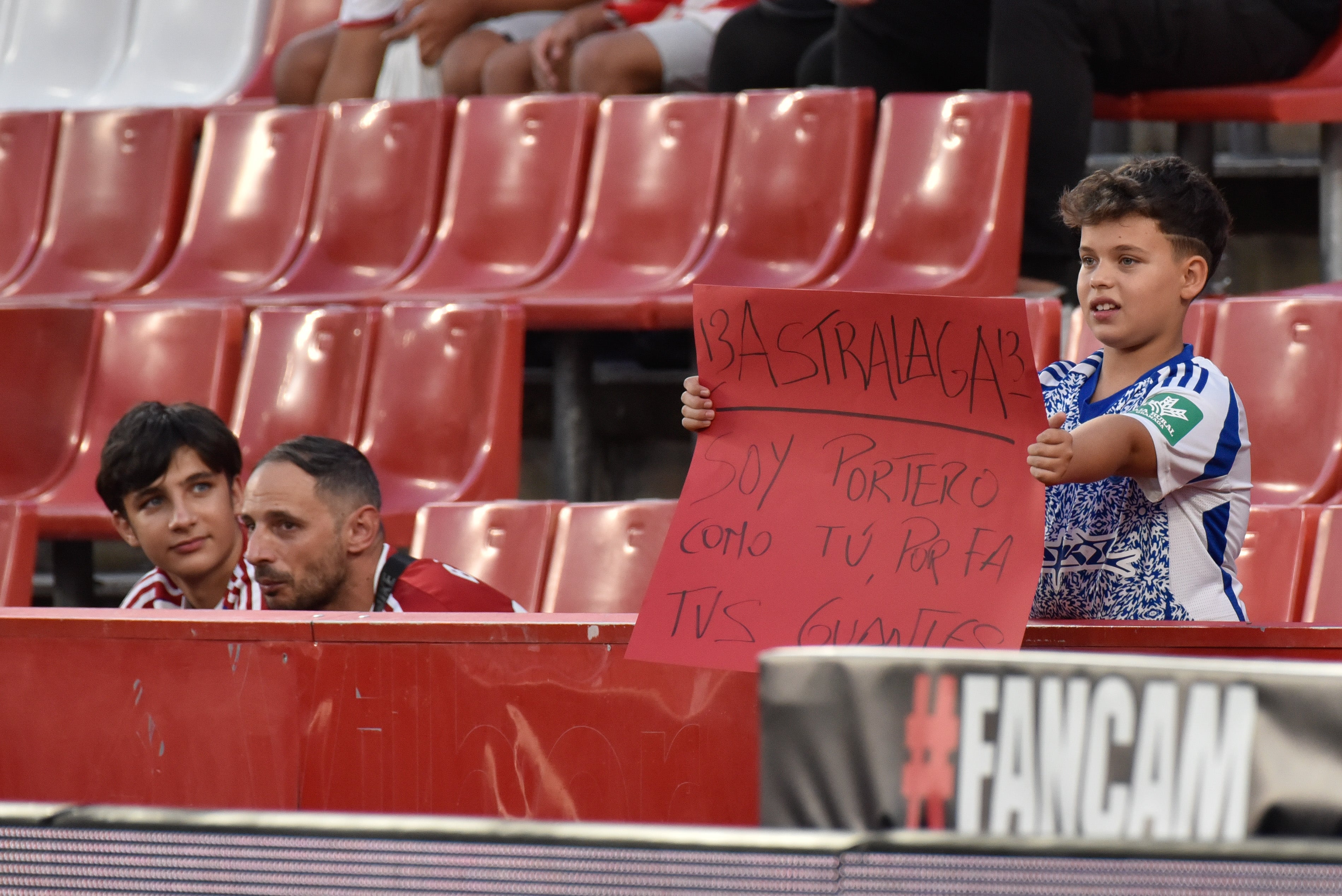 Encuéntrate en la grada del Granada-Depor