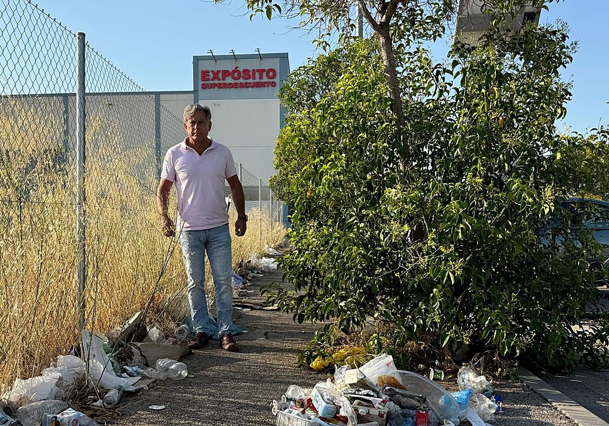 El concejal Antonio Losa, en el polígono de los Olivares.