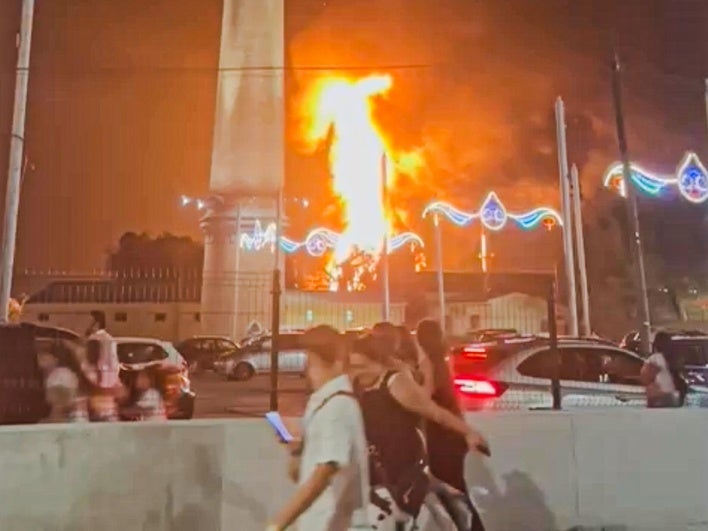 Una madrugada de pánico en la feria: «Teníamos las llamas de 25 metros encima»